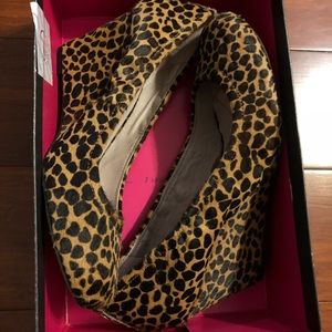 Vince Camuto cheetah wedges